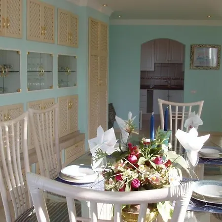 Sleeps 2 Pool Wifi Chayofa