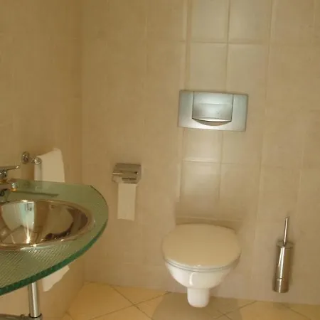 Holiday home Sleeps 2 Pool Wifi *
