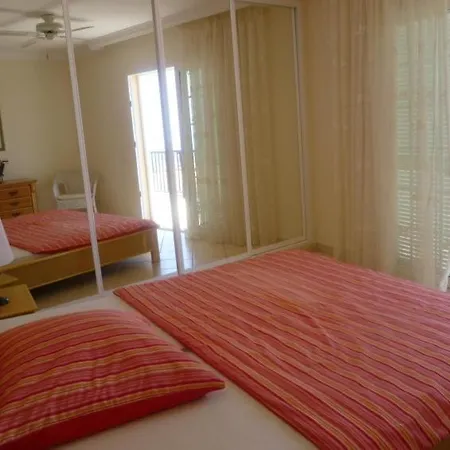 Holiday home Sleeps 2 Pool Wifi Chayofa